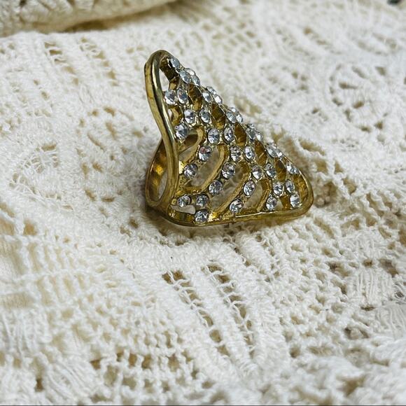 Gold color ring with rhinestones lattice pattern - Picture 3 of 11